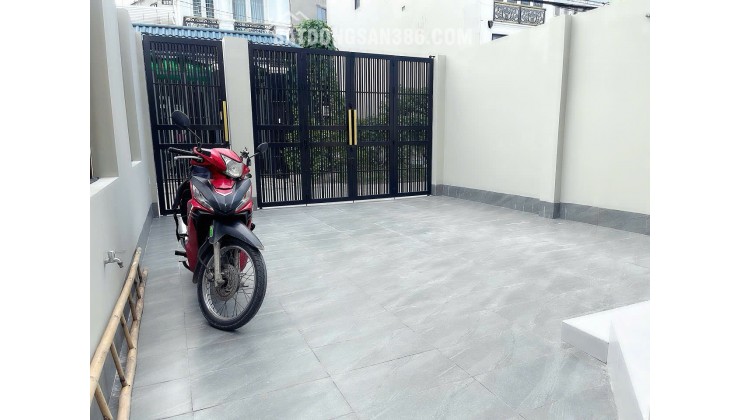 Nhà 2 mặt tiền Long Trường Quận 9- 105m2 - Sổ riêng - Không quy hoạch -7,6 tỷ